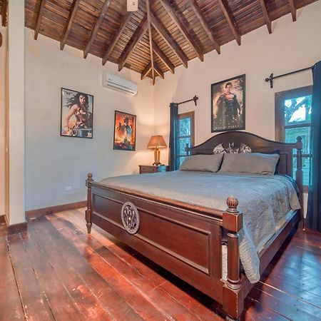 Caribe Tesoro Hotell West Bay Eksteriør bilde