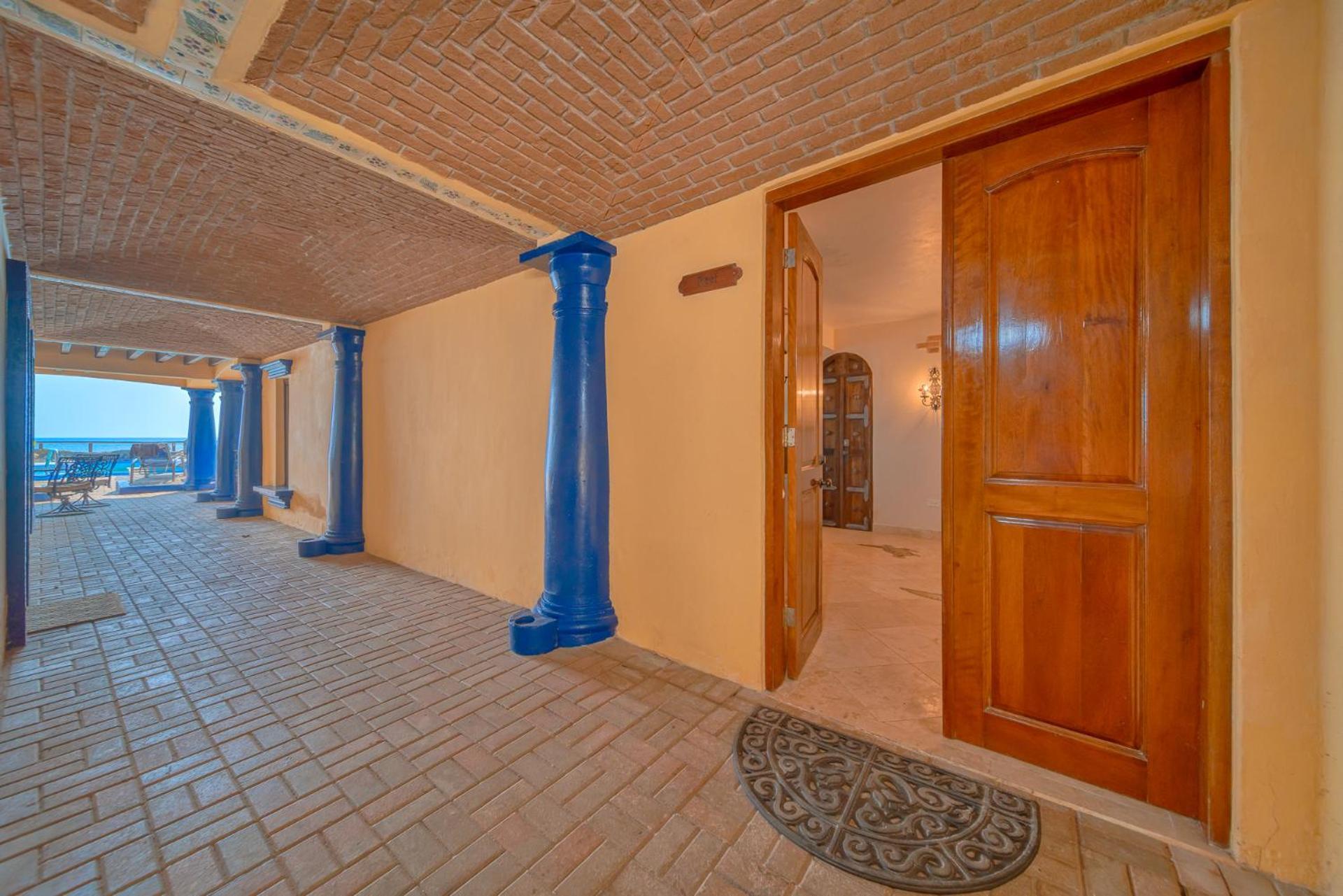 Caribe Tesoro Hotell West Bay Eksteriør bilde