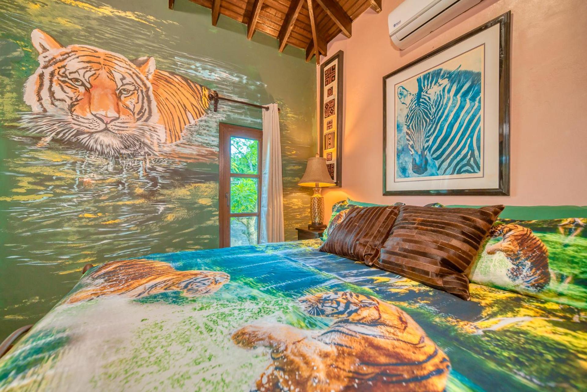 Caribe Tesoro Hotell West Bay Eksteriør bilde