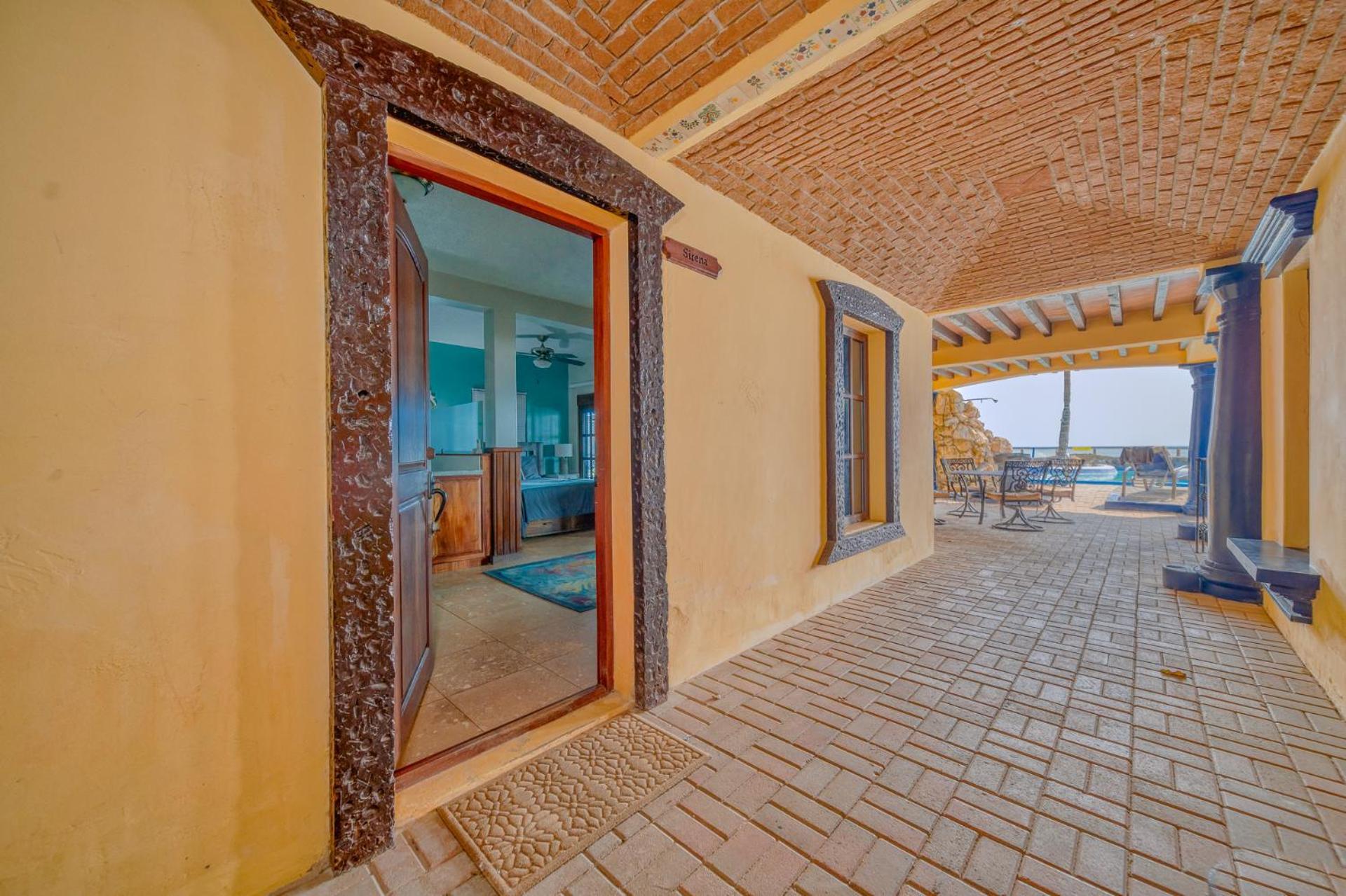 Caribe Tesoro Hotell West Bay Eksteriør bilde