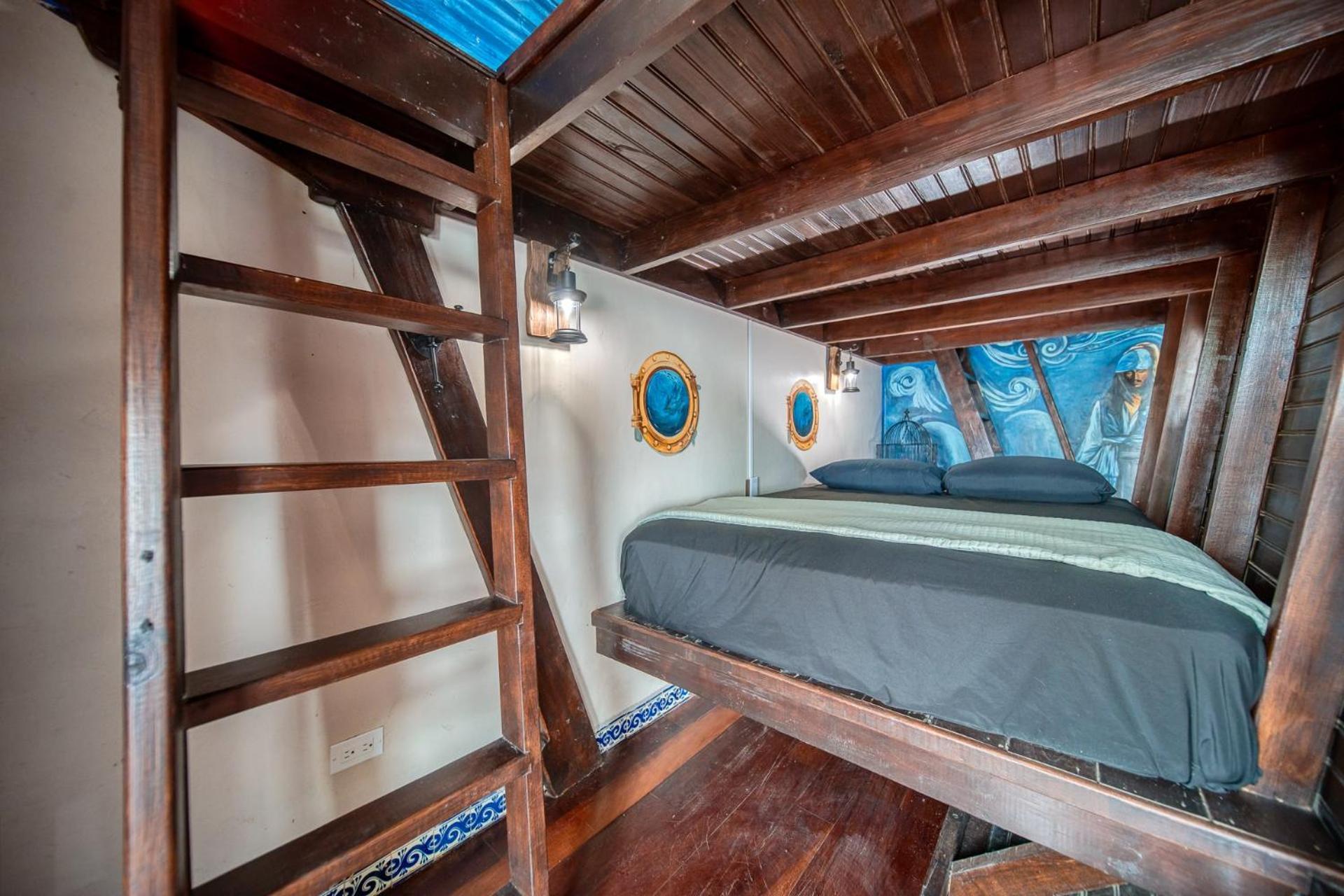 Caribe Tesoro Hotell West Bay Eksteriør bilde