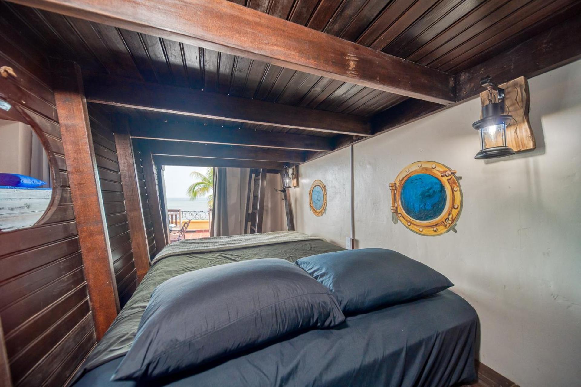 Caribe Tesoro Hotell West Bay Eksteriør bilde